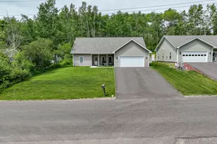 915 N Basswood Ave, Duluth, MN 55811 - Photo 31