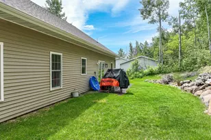915 N Basswood Ave, Duluth, MN 55811 - Photo 27