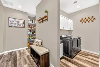 915 N Basswood Avenue, Duluth, MN 55811 - Photo 15