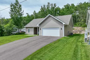 915 N Basswood Ave, Duluth, MN 55811 - Photo 3