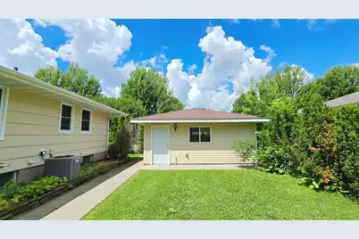 3001 29th Avenue NE, Saint Anthony, MN 55418 - Photo 37