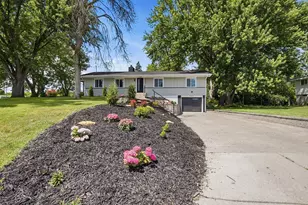 7840 Harold Ave, Golden Valley, MN 55427 - Photo 5