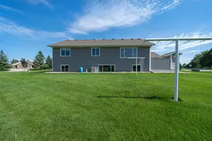 814 Curt Felt Dr, Alexandria, MN 56308 - Photo 9