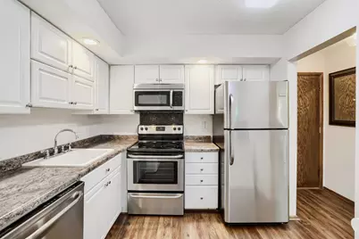 12600 Parkwood Drive #313, Burnsville, MN 55337 - Photo 9