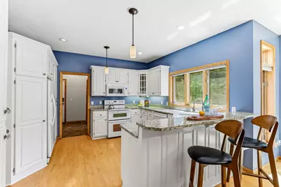 2413 Bridle Creek Trail, Chanhassen, MN 55317 - Photo 11