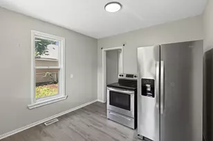 1094 Kent St, Saint Paul, MN 55117 - Photo 15