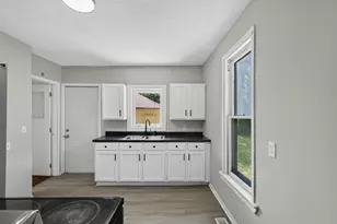 1094 Kent St, Saint Paul, MN 55117 - Photo 13
