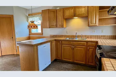 112 7th Avenue S, Moorhead, MN 56560 - Photo 17