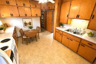 302 W Marshall St, Marshall, MN 56258 - Photo 5