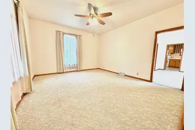 302 W Marshall Street, Marshall, MN 56258 - Photo 11