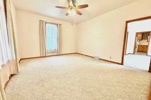 302 W Marshall St, Marshall, MN 56258 - Photo 11