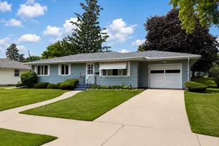941 School St, Fairmont, MN 56031 - Photo 1