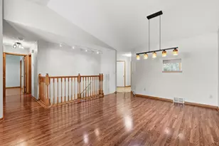 14111 Essex Ln, Apple Valley, MN 55124 - Photo 7