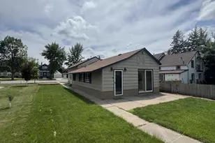214 E Main St, Belle Plaine, MN 56011 - Photo 3