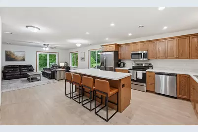 2013 E Oak Knoll Drive NE, Alexandria, MN 56308 - Photo 5