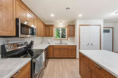 2013 E Oak Knoll Drive NE, Alexandria, MN 56308 - Photo 7