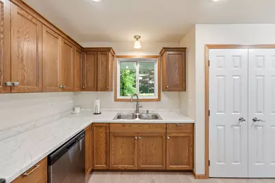 2013 E Oak Knoll Drive NE, Alexandria, MN 56308 - Photo 9