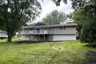 703 S 3rd St, Ellendale, MN 56026 - Photo 9