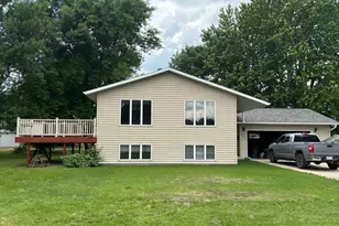 590 Lakeview Rd, Heron Lake, MN 56137 - Photo 1