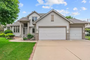3901 Foxglove Ct N, Brooklyn Park, MN 55443 - Photo 3