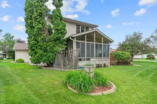3901 Foxglove Ct N, Brooklyn Park, MN 55443 - Photo 11