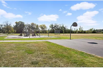 6927 Dupont Avenue N, Brooklyn Center, MN 55430 - Photo 27