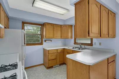 6927 Dupont Avenue N, Brooklyn Center, MN 55430 - Photo 11