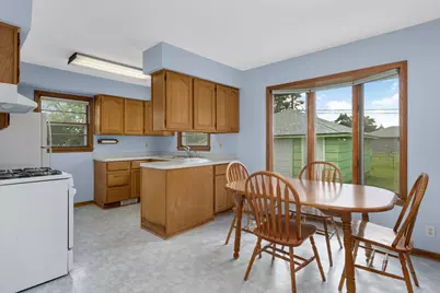 6927 Dupont Avenue N, Brooklyn Center, MN 55430 - Photo 9