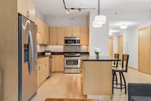 215 10th Ave S, Minneapolis, MN 55415 - Photo 13
