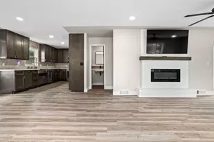 1601 11th St N, Fargo, ND 58102 - Photo 11