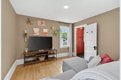 1069 Minnehaha Avenue W, Saint Paul, MN 55104 - Photo 9