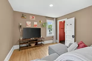 1069 Minnehaha Ave W, Saint Paul, MN 55104 - Photo 9
