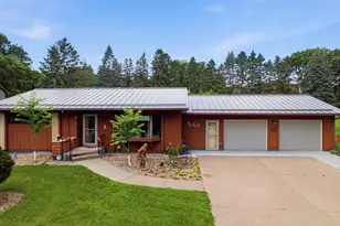 413 Orchard View Dr, La Crescent, MN 55947 - Photo 1