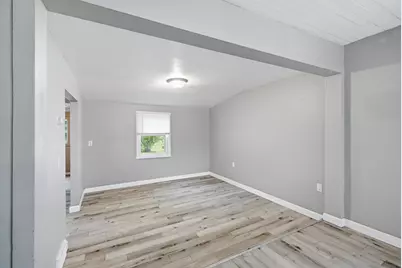 104 N Secor Street, Bricelyn, MN 56014 - Photo 5