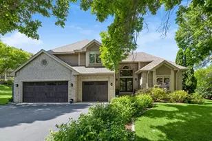 800 Fox Ct, Chanhassen, MN 55317 - Photo 9