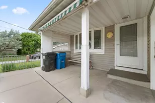 557 Cheri Ln NE, Fridley, MN 55421 - Photo 3