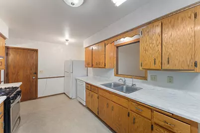 557 Cheri Lane NE, Fridley, MN 55421 - Photo 9