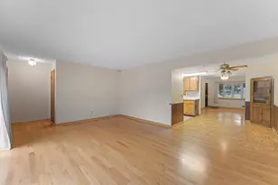557 Cheri Ln NE, Fridley, MN 55421 - Photo 15