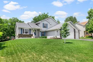 4629 Weston Hills Dr, Eagan, MN 55123 - Photo 7