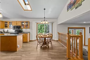 4629 Weston Hills Dr, Eagan, MN 55123 - Photo 11