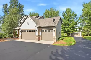 964 Fraser Ln, Hudson, WI 54016 - Photo 3