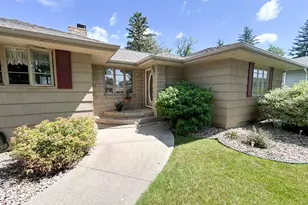 1010 S Shore Dr, Worthington, MN 56187 - Photo 3