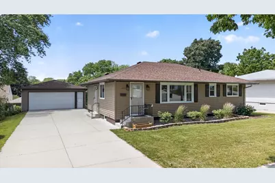 1525 11th Avenue NE, Rochester, MN 55906 - Photo 1