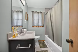 1525 11th Ave NE, Rochester, MN 55906 - Photo 11