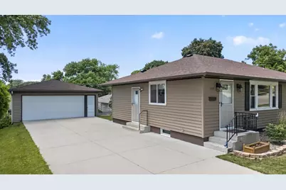 1525 11th Avenue NE, Rochester, MN 55906 - Photo 3