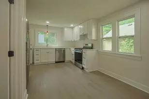 685 Stewart Ave, Saint Paul, MN 55102 - Photo 5