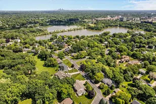 6716 W Shore Dr, Edina, MN 55435 - Photo 9