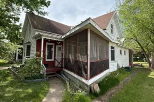 106 W 5th St, Cochrane, WI 54622 - Photo 3