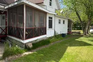 106 W 5th St, Cochrane, WI 54622 - Photo 1