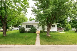 515 15th Ave W, Alexandria, MN 56308 - Photo 1
